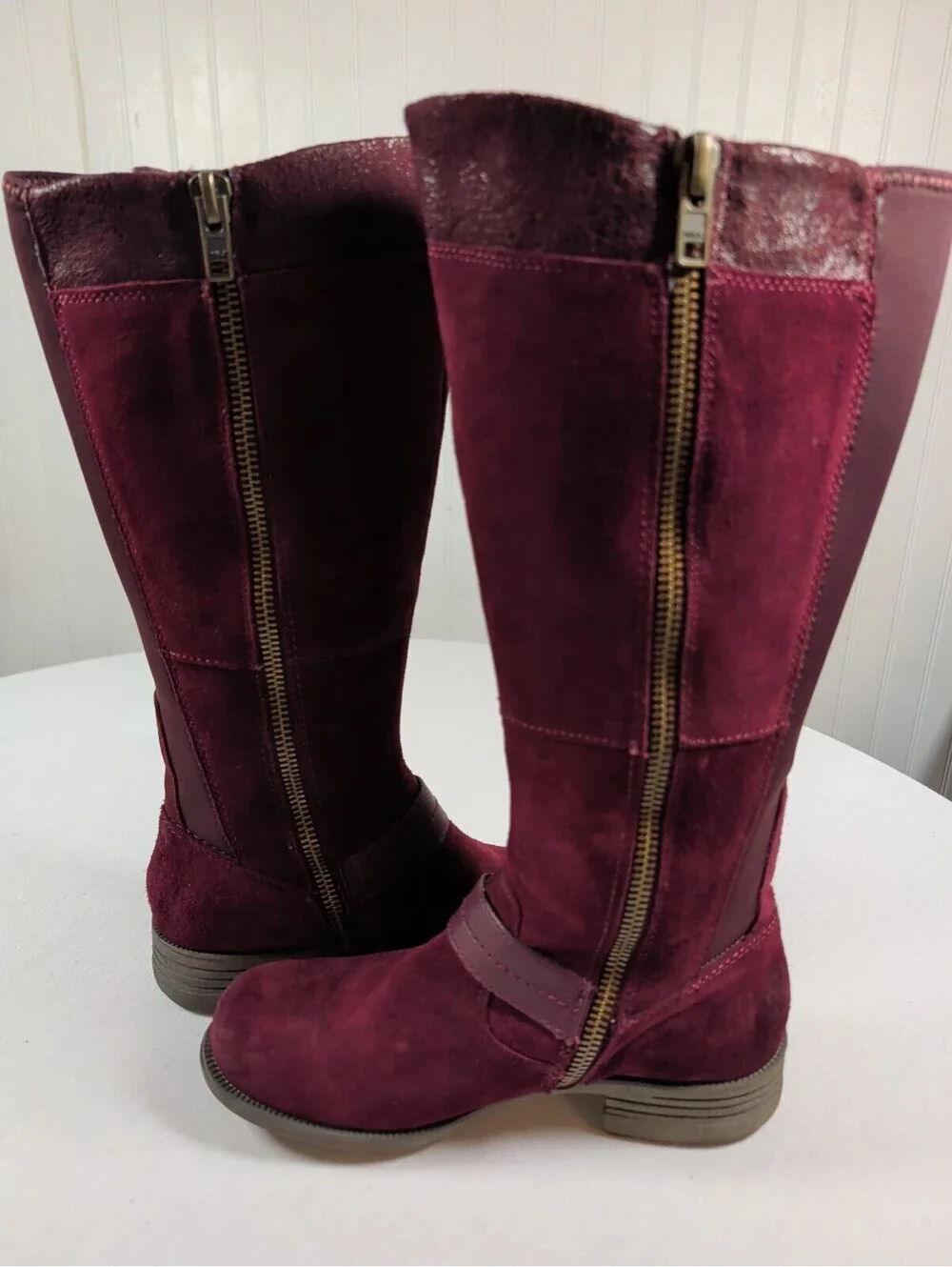 Earth Origins Burgundy Maroon Suede Mid-Calf Boots Zippers Buckle Detail 8
